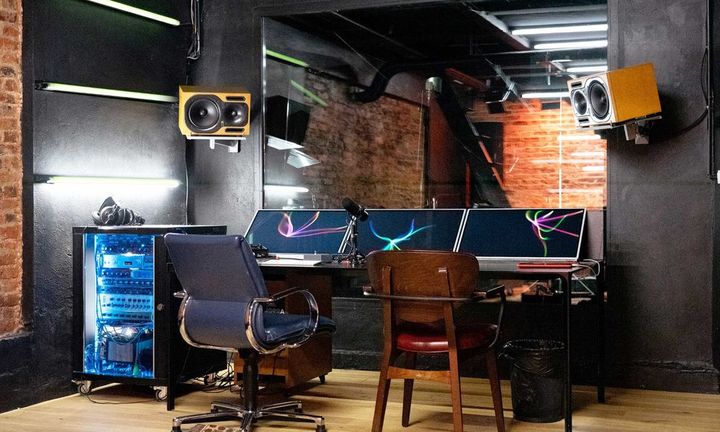 Chilling pour un format court — 8 rue Saint-Fargeau, Paris