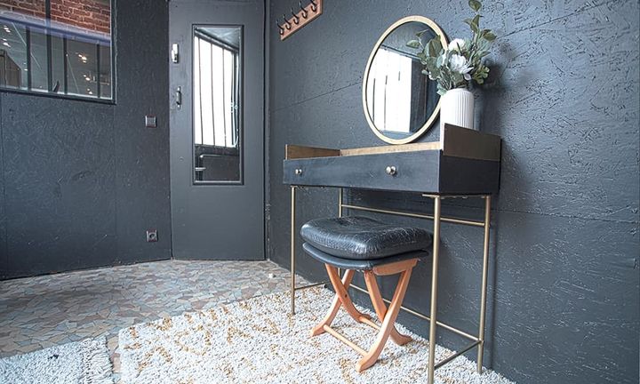 Coiffeuse et miroir de Cocoon — 8 rue Saint-Fargeau, Paris